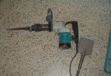 Makita Jack Hammer for removing ceramic tile