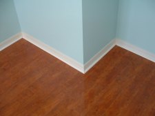 Horizon laminate flooring installed with the quarter round, purchased from Flooring America