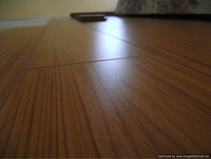 Lamton American Cherry laminate flooring, close up photo