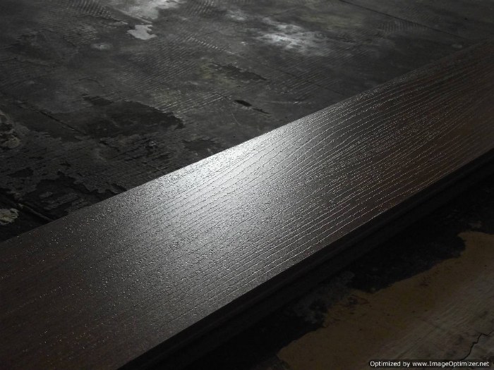 Lamton Santa Maria 12mm laminate flooring, wood texture surface.